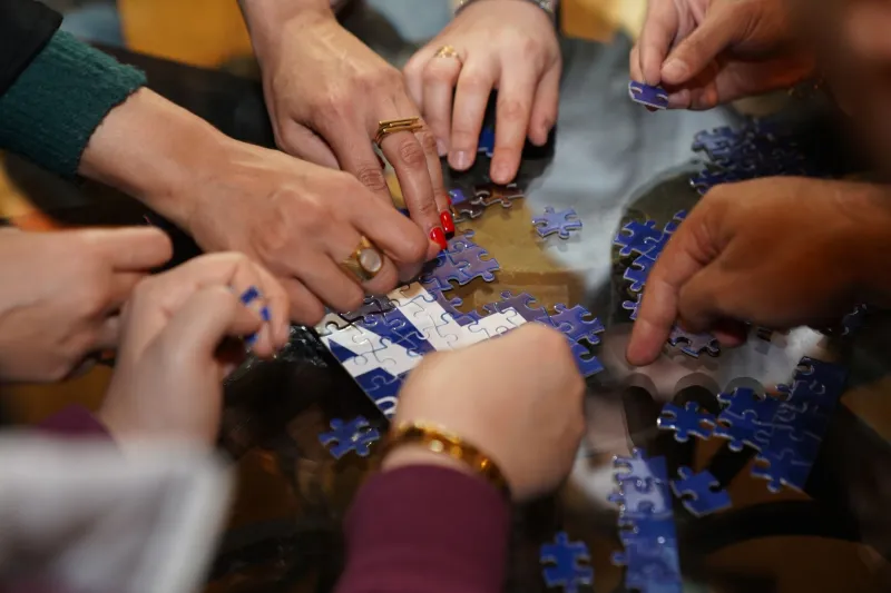 From Solo Grids to Group Wins: Why Americans Are Solving Sudoku Together